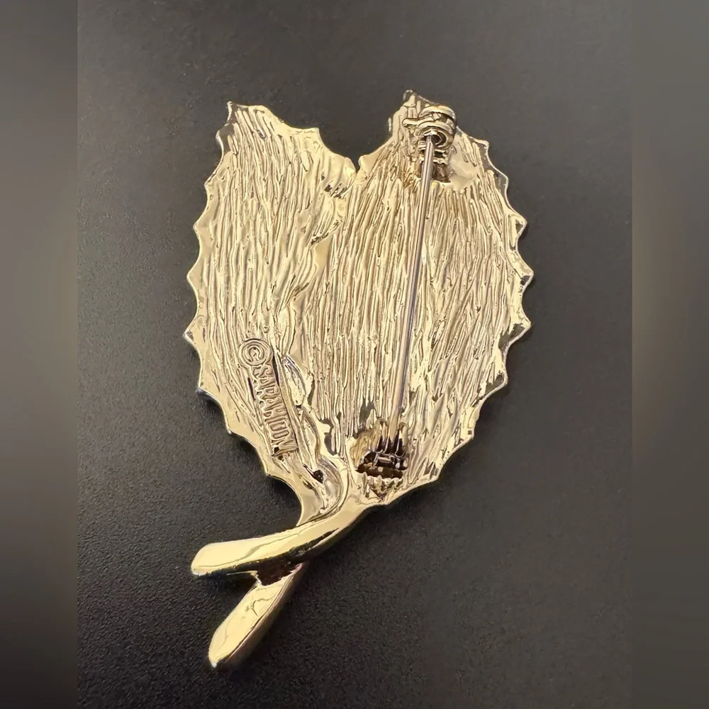 Vintage Sarah Coventry “Wooded Beauty” Brooch 1968 - Gold Tone Leaf Pin - EUC